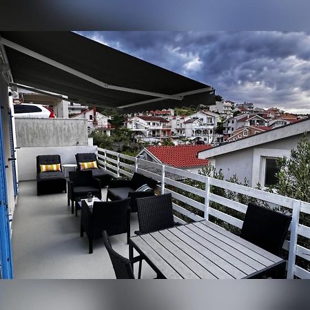 Apartment Tina Трогир Екстериор снимка