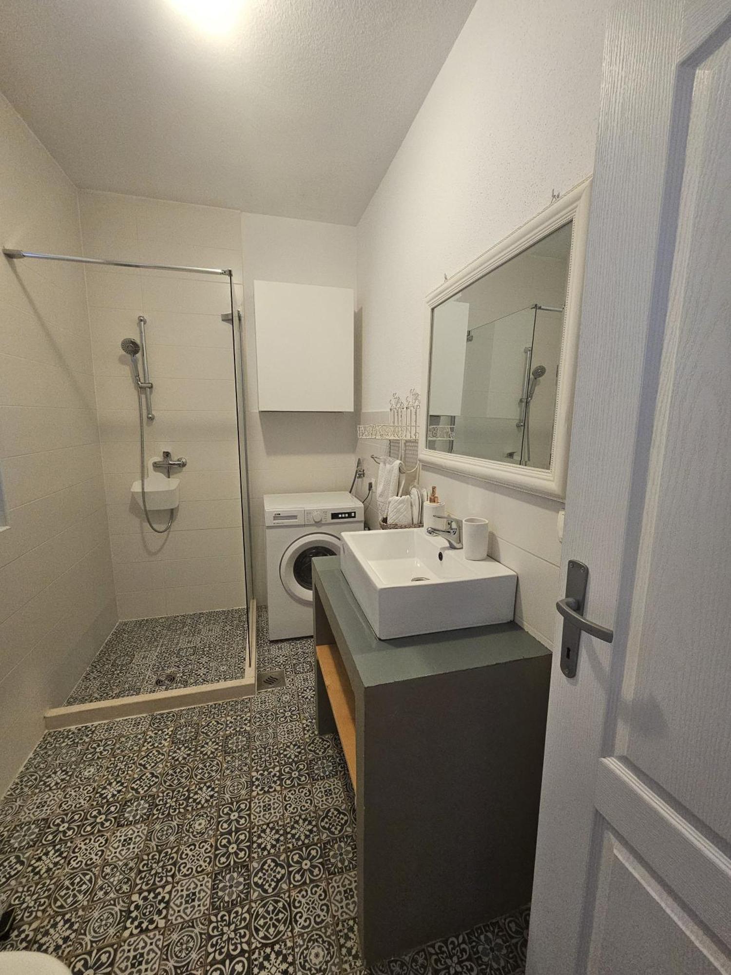 Apartment Tina Трогир Екстериор снимка